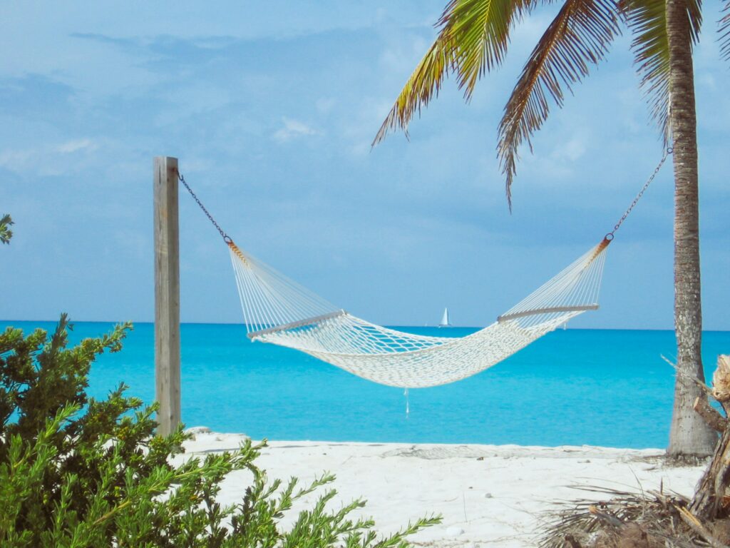 bahamas-swing, clear blue water, beach